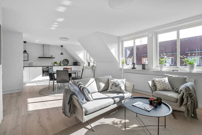 Värnhemsgatan 12 — bild 1