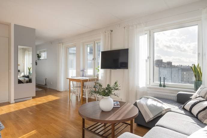 Örby Slottsväg 46 — bild 1