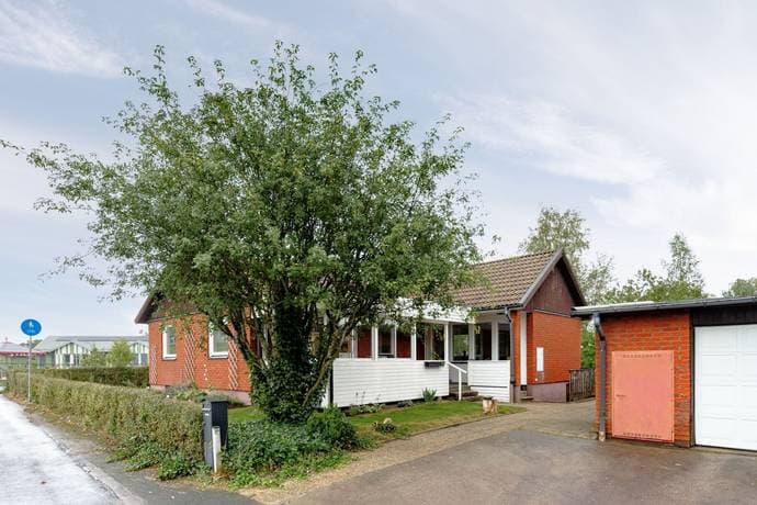 Ättehögsvägen 2 — bild 1