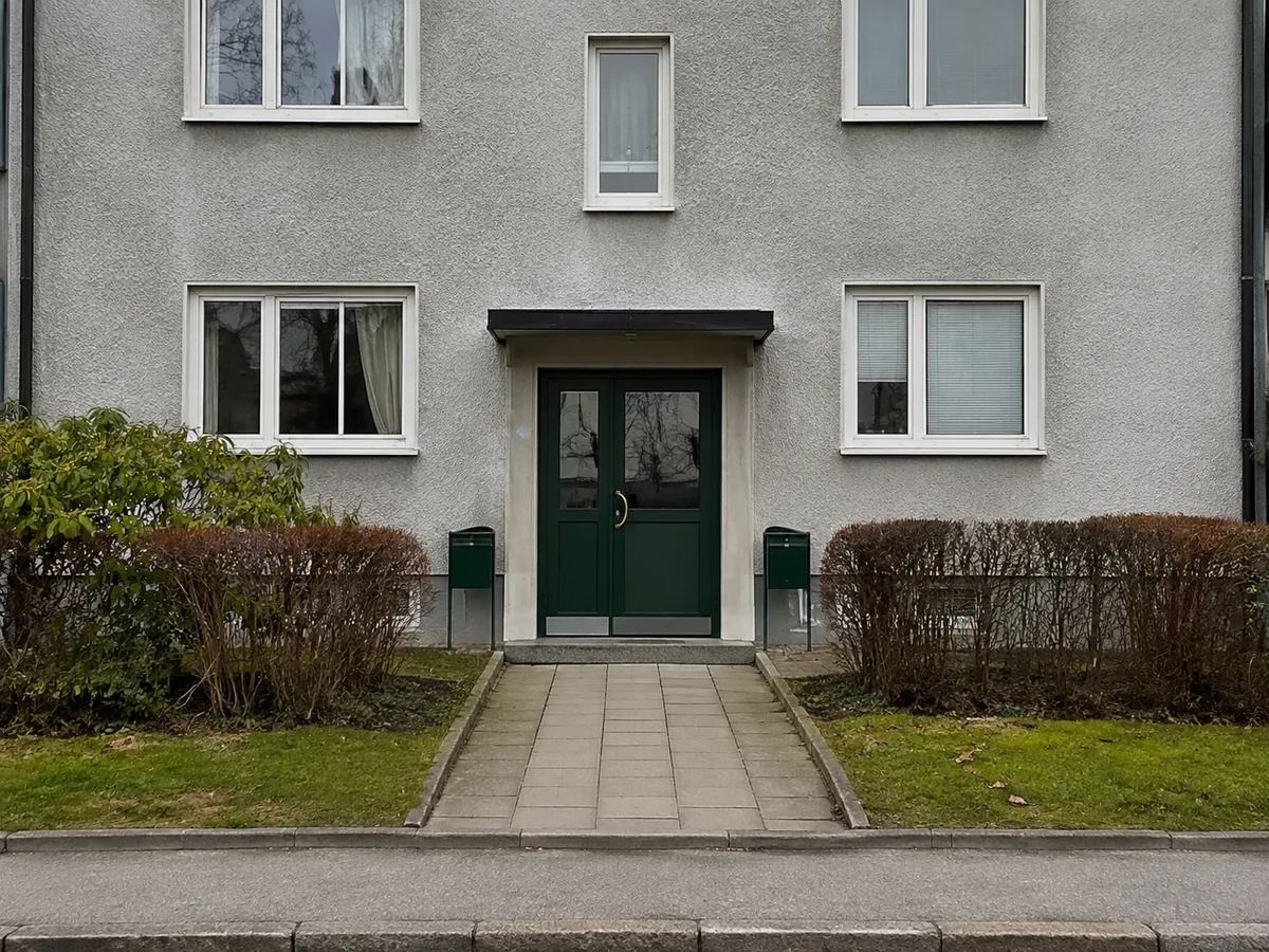 Entré till ett flerbostadshus